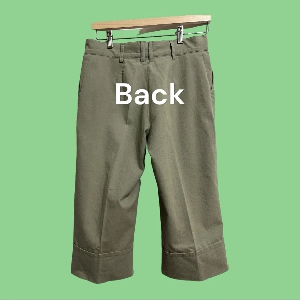 Anne Weyburn Willow Green Khaki Crop Pants Size Unknown, Maybe Size 4
